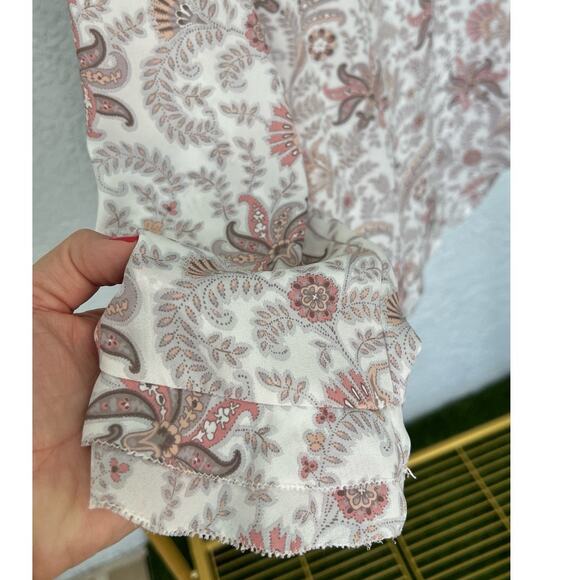 Loft Women's Beautiful Blouse - Delicate Print, Size Small Cream Pink - Picture 5 of 10